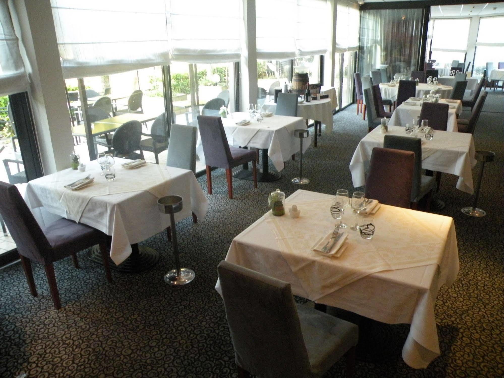 Hotel Restaurant Du Parc De La Colombiere Дижон Екстериор снимка