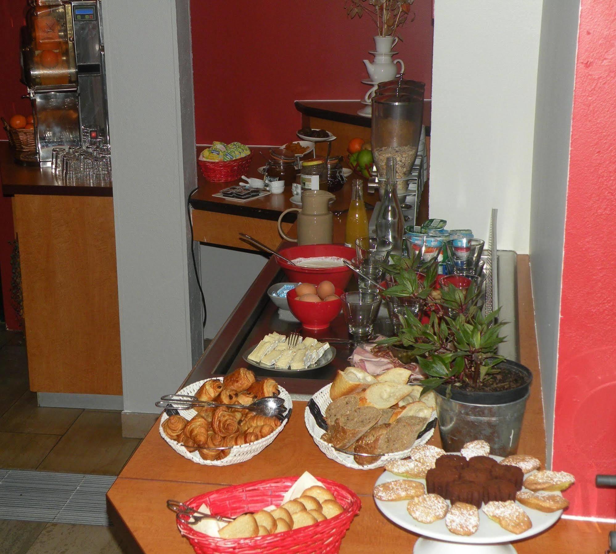 Hotel Restaurant Du Parc De La Colombiere Дижон Екстериор снимка